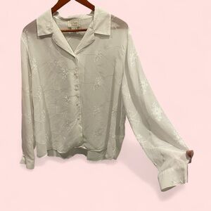 Vintage 80’s90’s sweet creamy white semi sheer embroidered floral blouse Voir